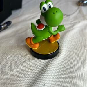 Yoshi Amilbo Super Smash Bros Figurine Action Figure
